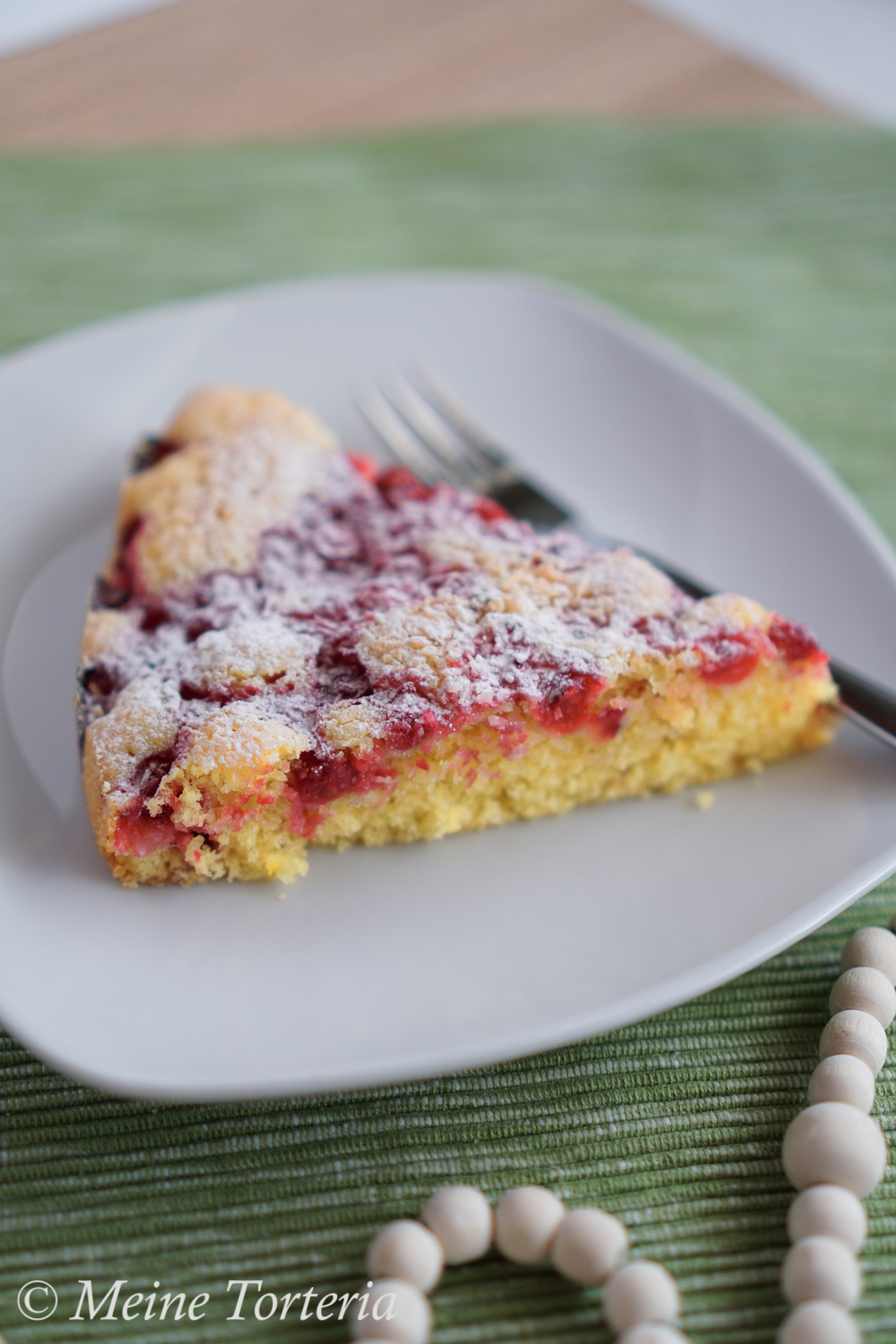 Johannisbeer-Kokos-Kuchen - der geht auch an warmen Tagen - Meine Torteria