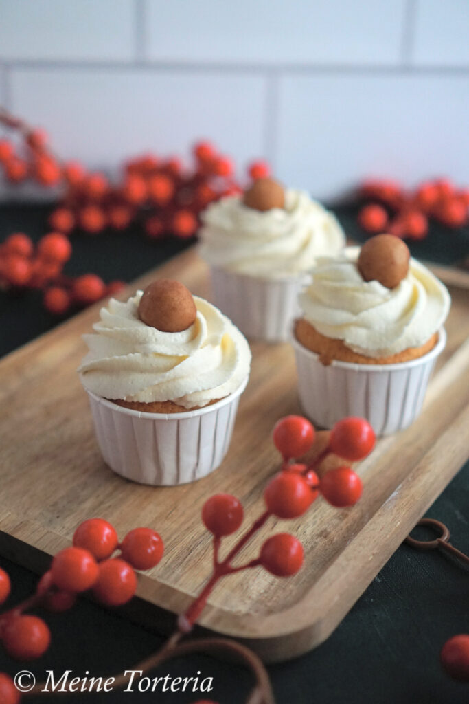 Marzipan Cupcakes