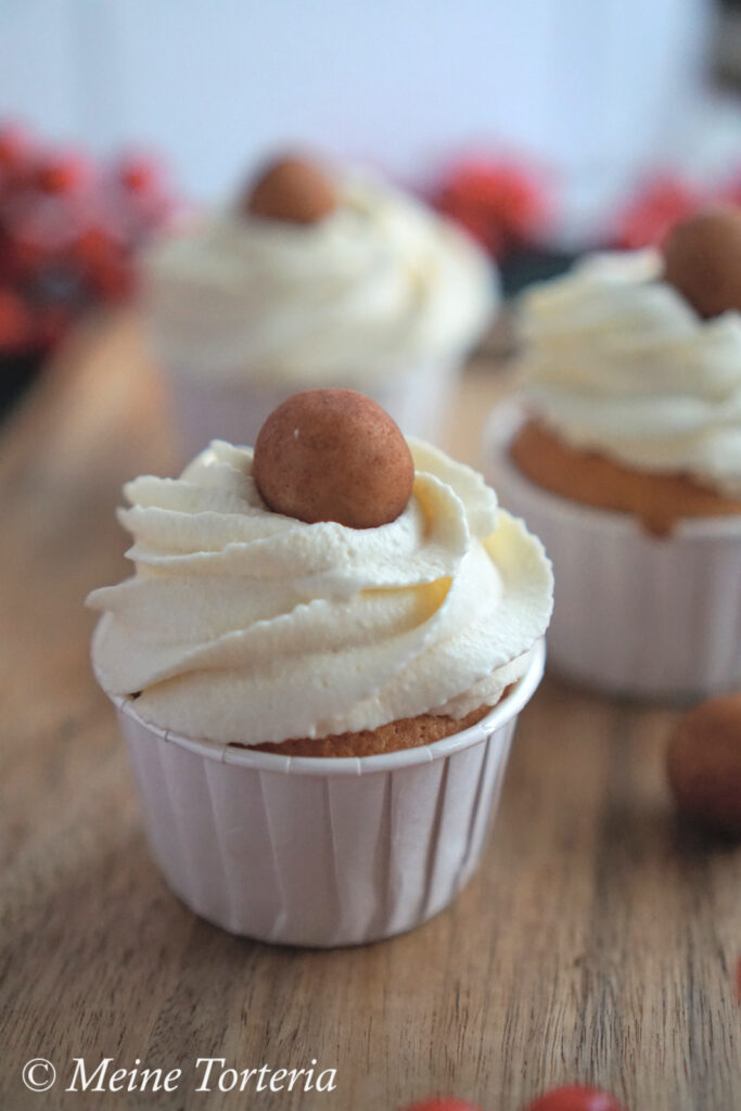 Marzipan Cupcakes