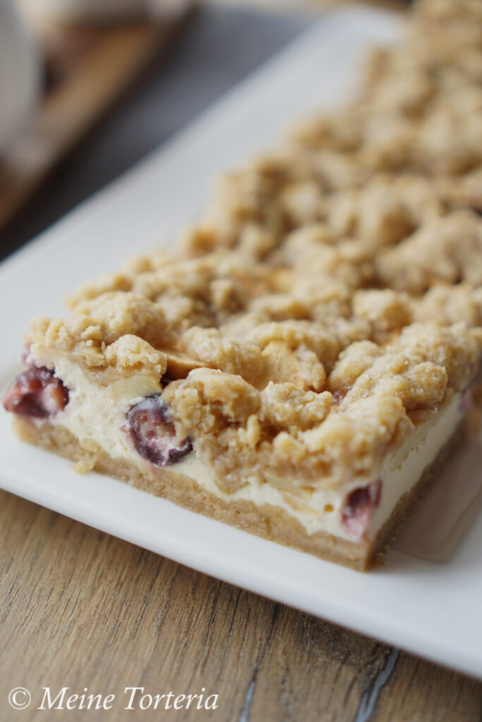 Apfel-Kirsch-Käsekuchen