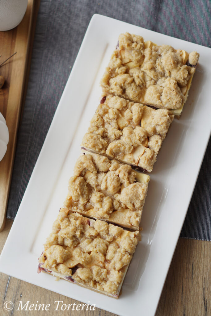 Apfel-Kirsch-Käsekuchen
