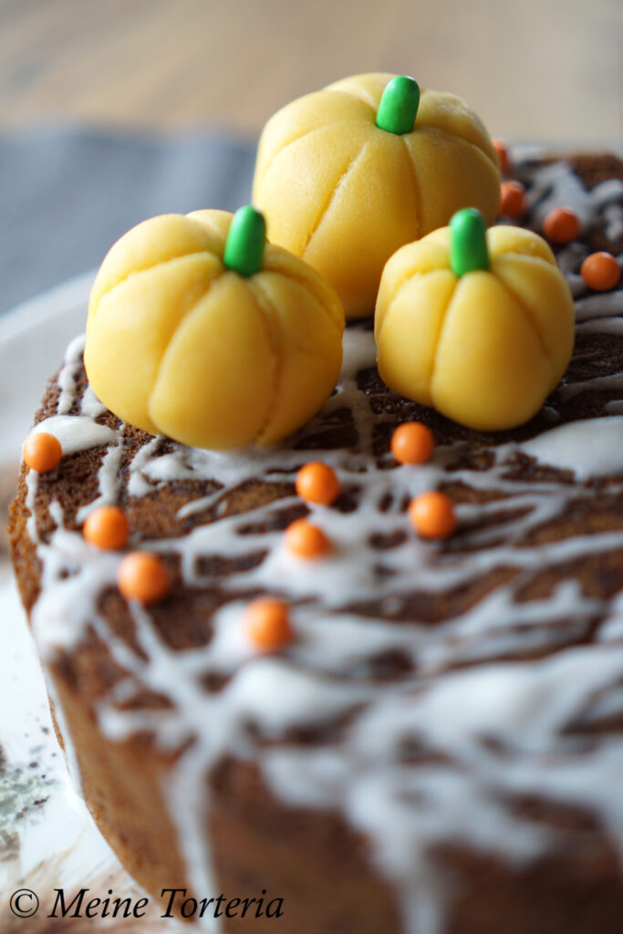 Marzipan-Kürbiskuchen